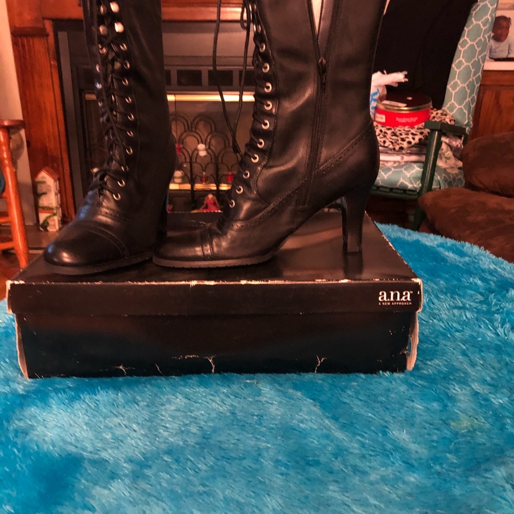 Boots - Picture 3 of 3